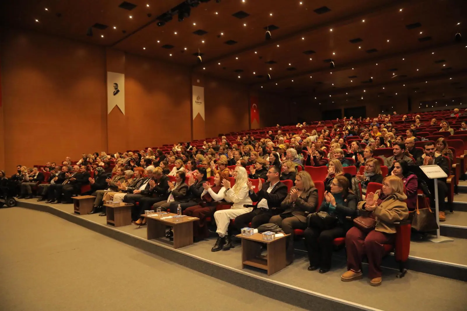  TÜRKİYE’NİN İLK KADIN VALİSİ LALE AYTAMAN VE EDİRNE’NİN İLK KADIN BELEDİYE BAŞKANI FİLİZ GENCAN BİR ARAYA GELDİ  galeri görseli